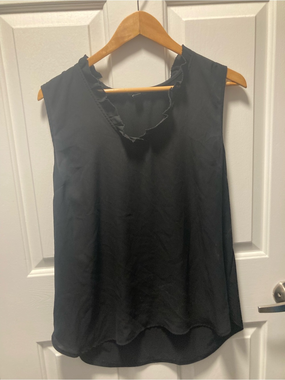 LOFT Black Sleeveless Ruffle-Trim Shell Top